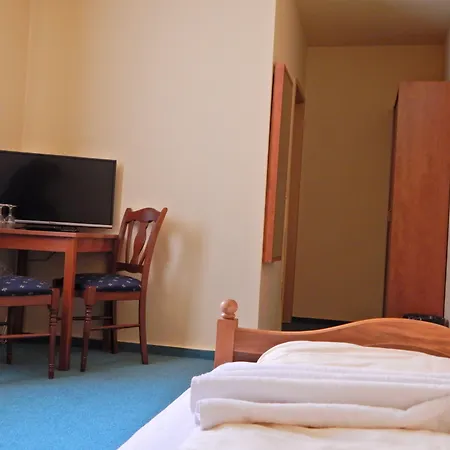 Altstadthotel מלון 3*
