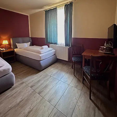 ホテル Altstadthotel