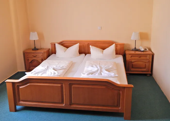 Hotell Altstadthotel 3*